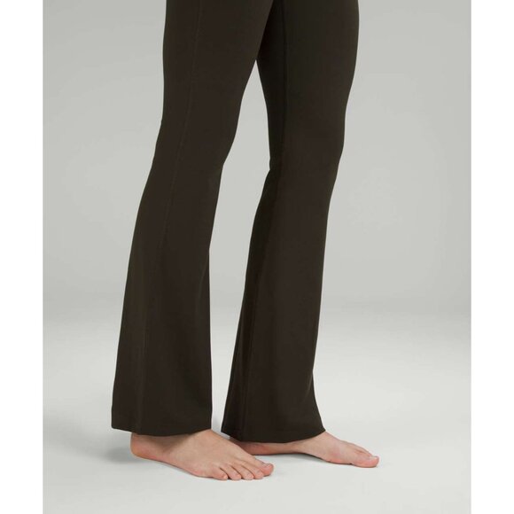Lululemon Groove Super-High-Rise Flared Leggings Size 18 Dark Olive Nulu Fabric - Picture 6 of 6